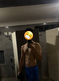 Viraj 6’4ft Tall and Gym Freak - Male एस्कॉर्ट in Gurgaon Photo 3 of 5