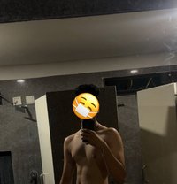 Viraj 6’4ft Tall and Gym Freak - Male ఎస్కార్ట్ in Gurgaon