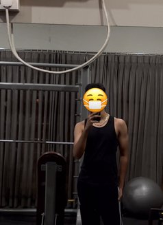 Viraj 6’4ft Tall and Gym Freak - Male एस्कॉर्ट in Gurgaon Photo 4 of 5