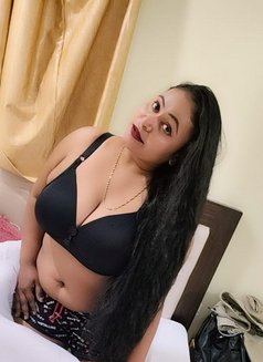 Suji Sinha - escort in Hyderabad Photo 1 of 5