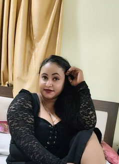 Suji Sinha - escort in Hyderabad Photo 3 of 5