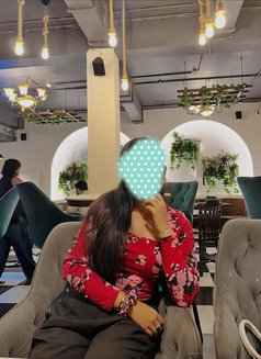 Tanvi Krishnan - एस्कॉर्ट in Bangalore Photo 1 of 3