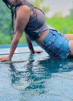 Simran - escort in Coimbatore Photo 2 of 5