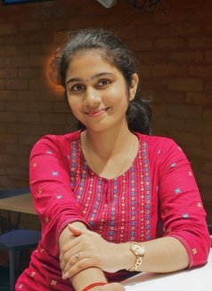 Monika Sharma - எஸ்கார்ட் in Mumbai Photo 2 of 3