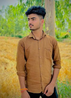 Xyz - Male escort in Chandigarh Photo 1 of 1