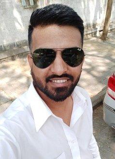 Garry - Male escort in Pune Photo 3 of 3