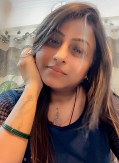 Sonia - Transsexual dominatrix in Noida Photo 2 of 6