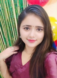 Shika Gowda - एस्कॉर्ट in Bangalore Photo 1 of 2