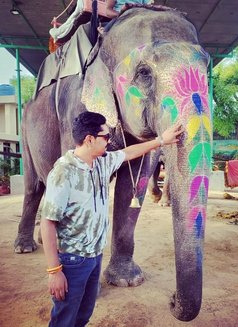 Honey - Male एस्कॉर्ट in New Delhi Photo 1 of 1