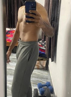 Adi - Male எஸ்கார்ட் in Bangalore Photo 1 of 1