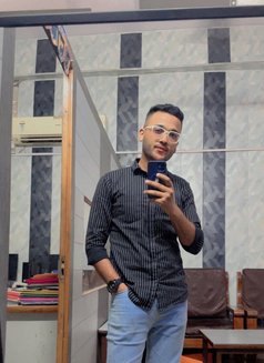 Khanna - Male एस्कॉर्ट in Noida Photo 1 of 1