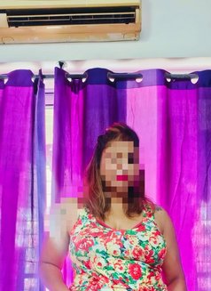 Renee - এস্কর্ট in Mumbai Photo 10 of 14