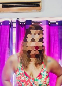 Renee - এস্কর্ট in Mumbai Photo 11 of 14