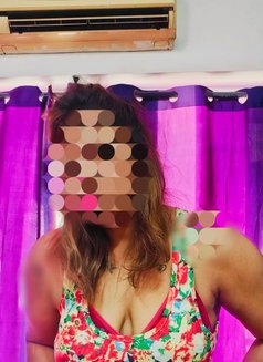 Renee - এস্কর্ট in Mumbai Photo 14 of 14