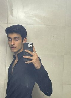 Big Guy - Male এস্কর্ট in Kolkata Photo 2 of 6