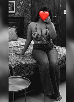 Hanshikaaa - escort in New Delhi Photo 1 of 1