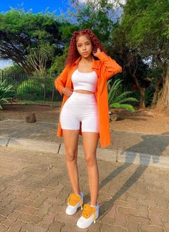 Liya - एस्कॉर्ट in Bangalore Photo 1 of 1