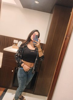 Amisha - এস্কর্ট in Mumbai Photo 3 of 3