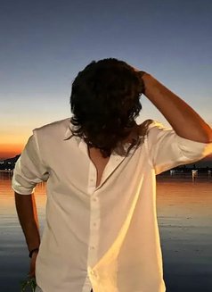 Varun - Male escort in Hyderabad Photo 2 of 3