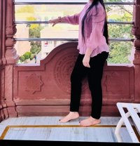 Anshu - एस्कॉर्ट in Noida