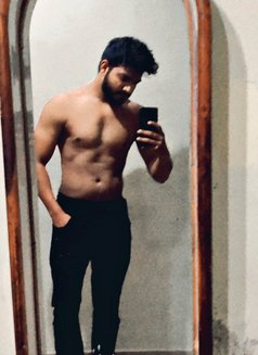 Dude - Male एस्कॉर्ट in Jaipur Photo 2 of 3