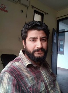Raja - Male escort in New Delhi Photo 1 of 6