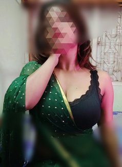 Ful cash Real meet & paid cam session - এস্কর্ট in Hyderabad Photo 1 of 4