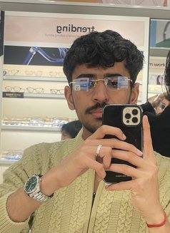 Hanu - Male एस्कॉर्ट in Noida Photo 2 of 4