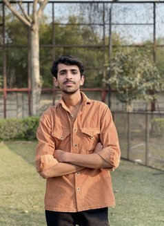 Hanu - Male एस्कॉर्ट in Noida Photo 4 of 4