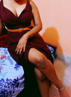 Rozy - ఎస్కార్ట్ in Kolkata Photo 1 of 7