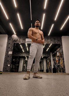 The Muscular Gentleman - Male escort in Jaipur Photo 1 of 10