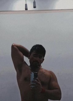 The Muscular Gentleman - Male escort in Jaipur Photo 5 of 10