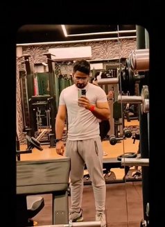 The Muscular Gentleman - Male escort in Jaipur Photo 9 of 10