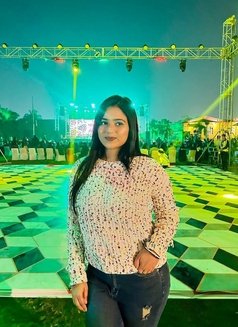 Dipti Patel - escort in Kalyan Photo 2 of 3