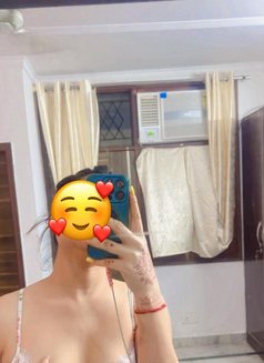 Muskan - escort in New Delhi Photo 2 of 5