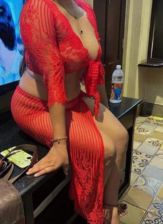 Cherry 94 - escort in Kolkata Photo 4 of 10