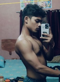 Kitkat Stright - Male escort in Bangalore Photo 3 of 4