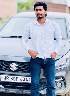 Amanchoudhary - Male escort in New Delhi Photo 1 of 4