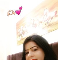 Kavya - वयस्क कलाकार in New Delhi