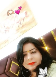 Kavya - adult performer in New Delhi Photo 2 of 7
