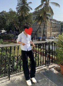 Roan - Male escort in New Delhi Photo 6 of 6