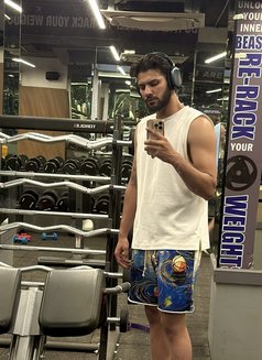 Uzi - Male escort in New Delhi Photo 1 of 5