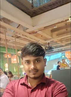 Juned - Male escort in New Delhi Photo 2 of 7