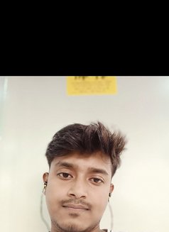 Juned - Male escort in New Delhi Photo 3 of 7