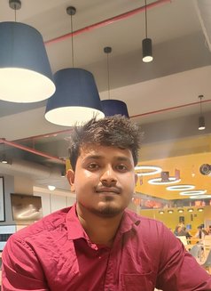 Juned - Male escort in New Delhi Photo 4 of 7