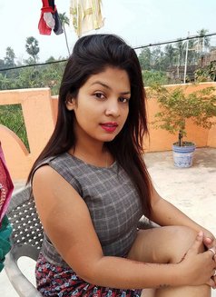 Mina Kumari Singh - ఎస్కార్ట్ in Bangalore Photo 2 of 2