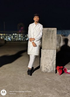 LITTLE_BIGBULL - Male escort in Kolkata Photo 3 of 6