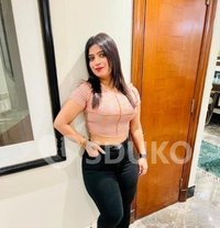 Komal Sharma - எஸ்கார்ட் in Surat