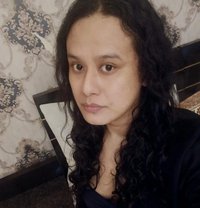 Banigurung - Transsexual साथी in New Delhi