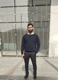Vipin - Male escort in Noida Photo 4 of 5